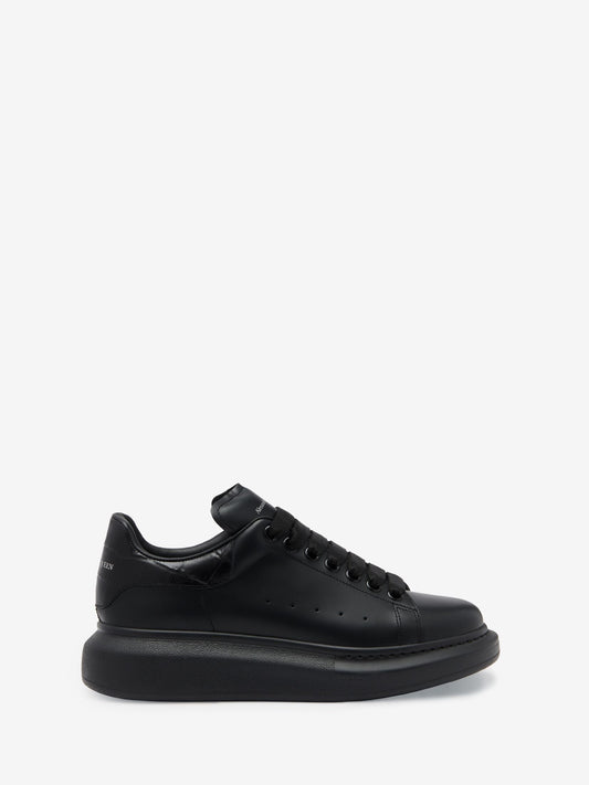 Oversized sneakers in black and white crocodile