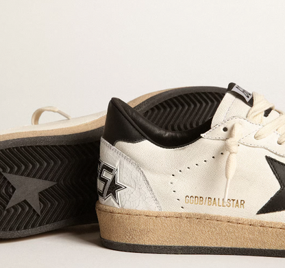 Ball Star in white nappa leather with a black star