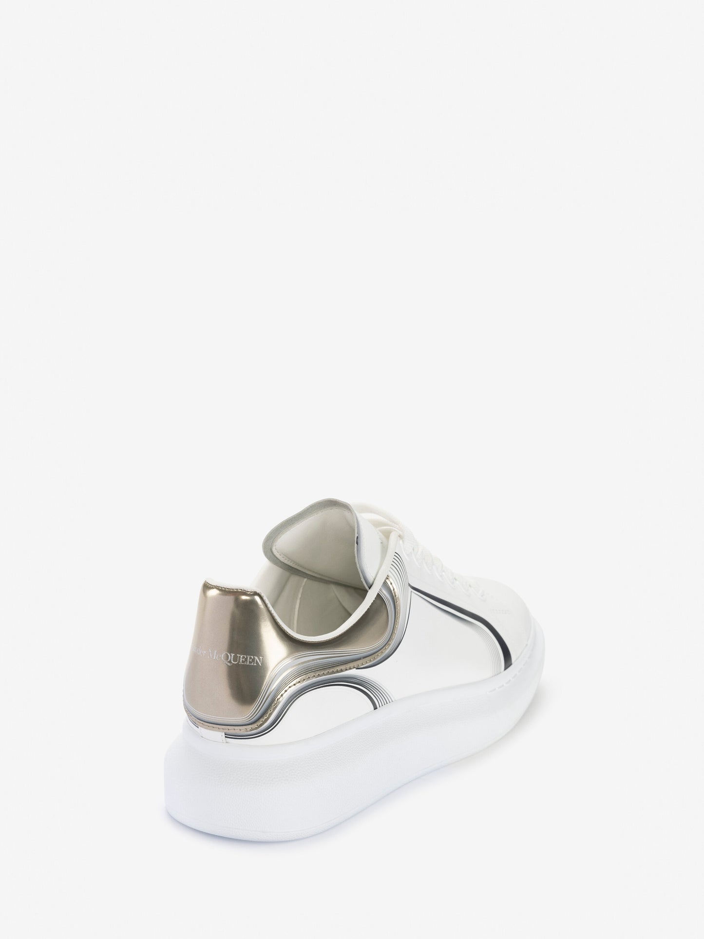 Oversize in white/vanilla/black