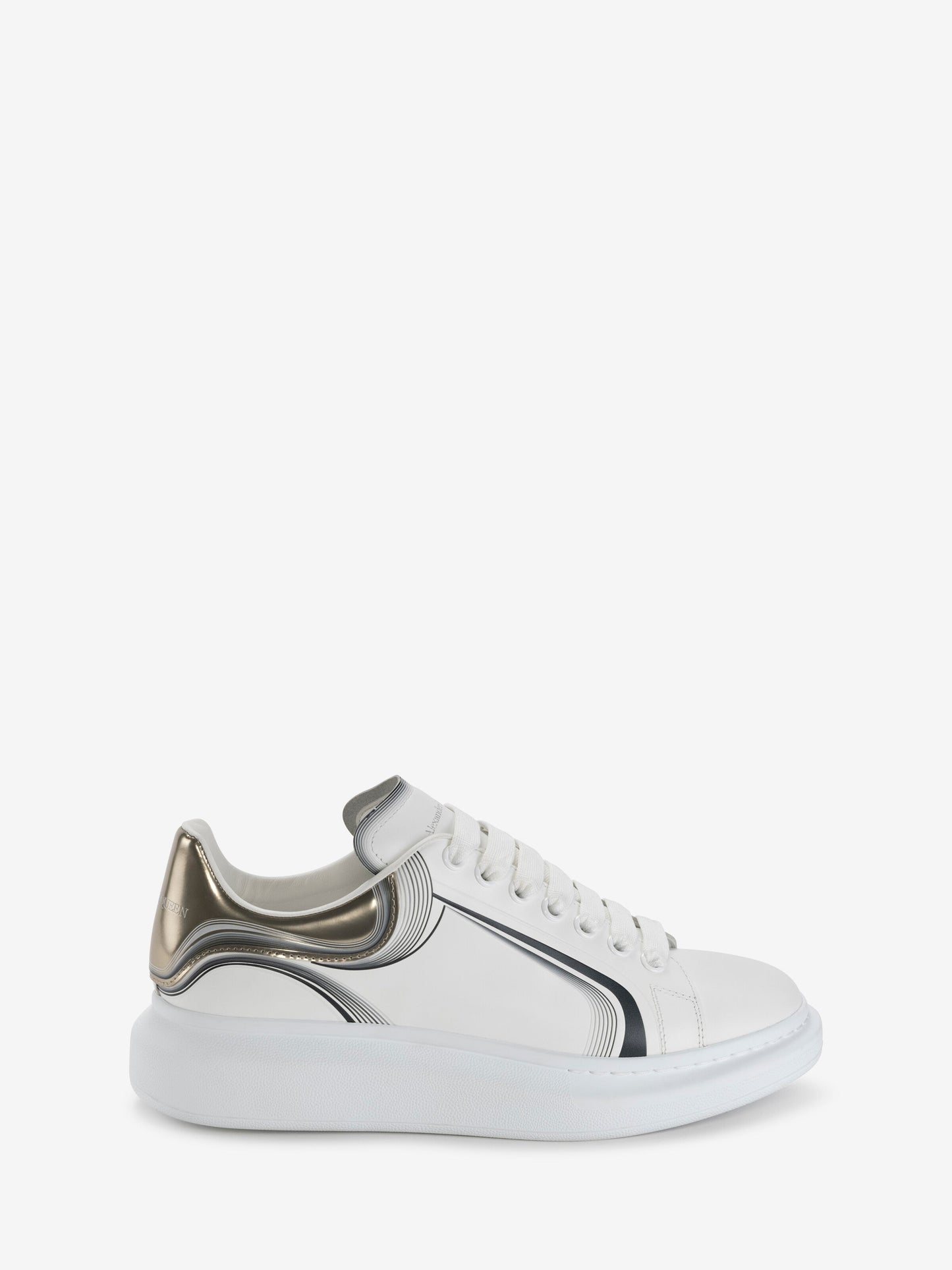 Oversize in white/vanilla/black
